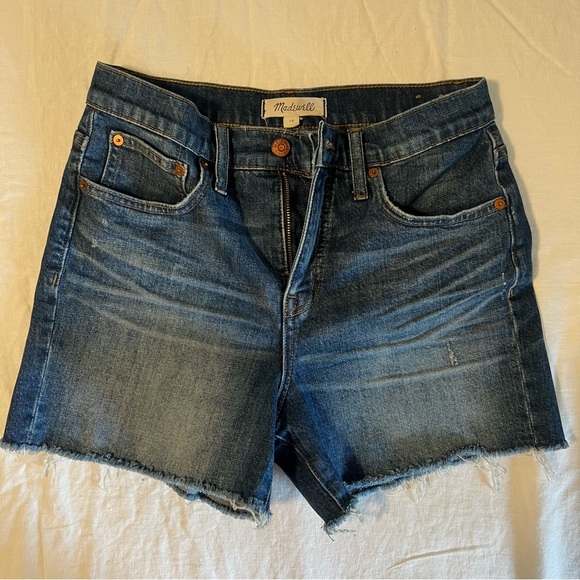 Madewell High-Rise Denim Shorts in Glenoaks Wash: Cutoff Edition - Picture 7 of 8